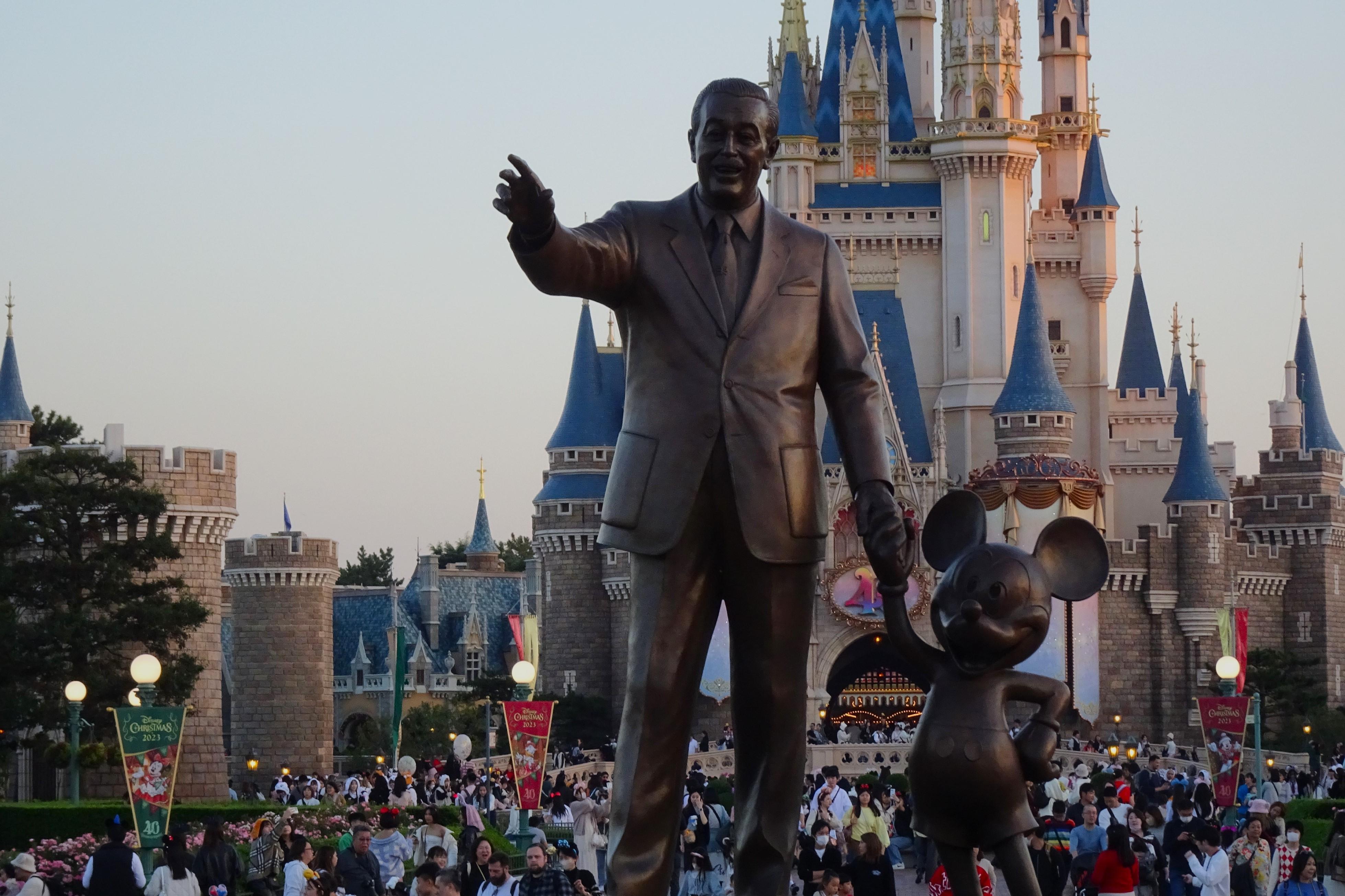 - Immerse Your self in Magical Worlds at Tokyo Disneyland