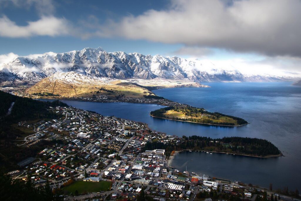 Queenstown, Contemporary Zealand