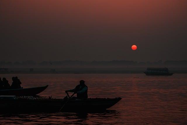 The Religious ​Hub of Varanasi: Connecting with Tradition ‍and Faith