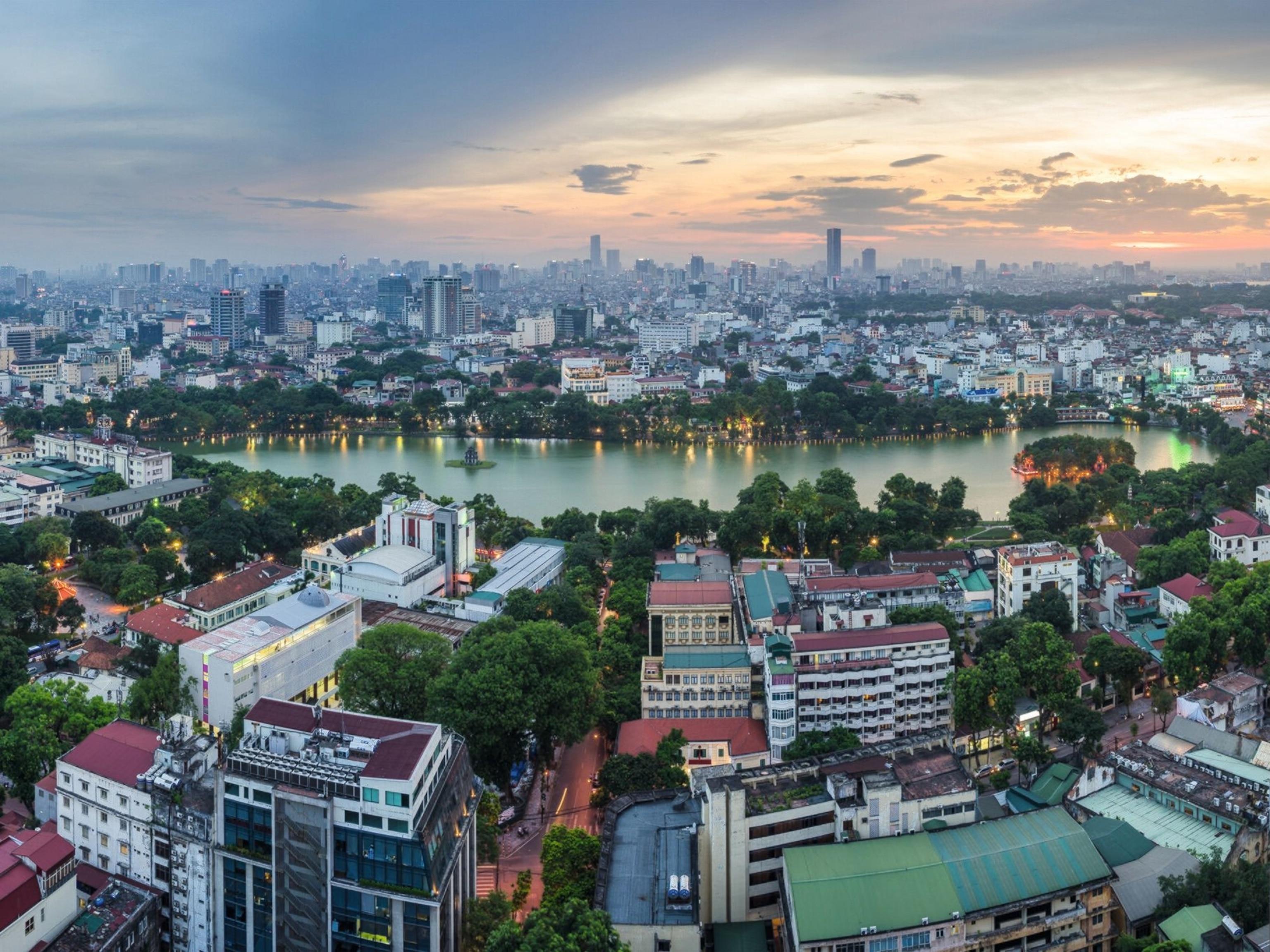 Unwinding in the Restful Magnificence of Hanoi's‌ Lakes and⁢ Parks