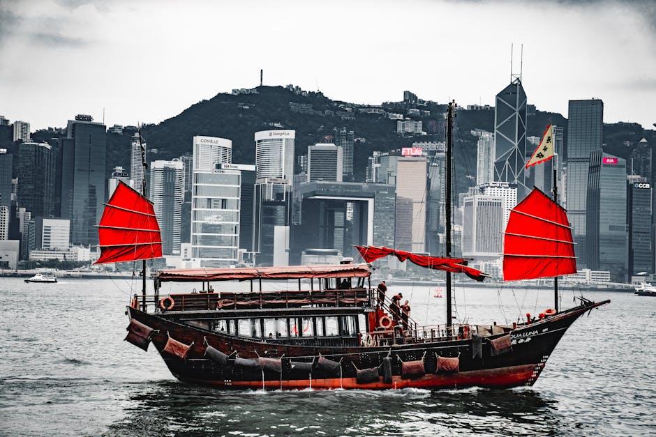 Immerse Yourself within‌ the ‌Current and Venerable Contrasts‍ of Hong ⁢Kong